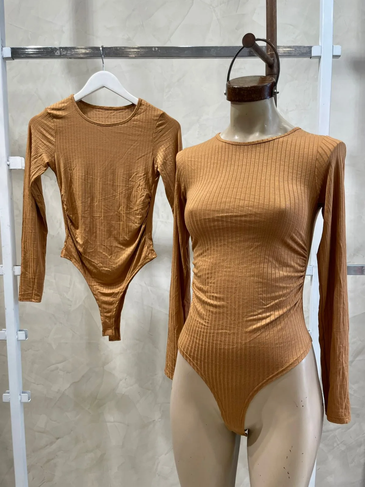 Alternative view of Body Delantero Fruncido(Morley)