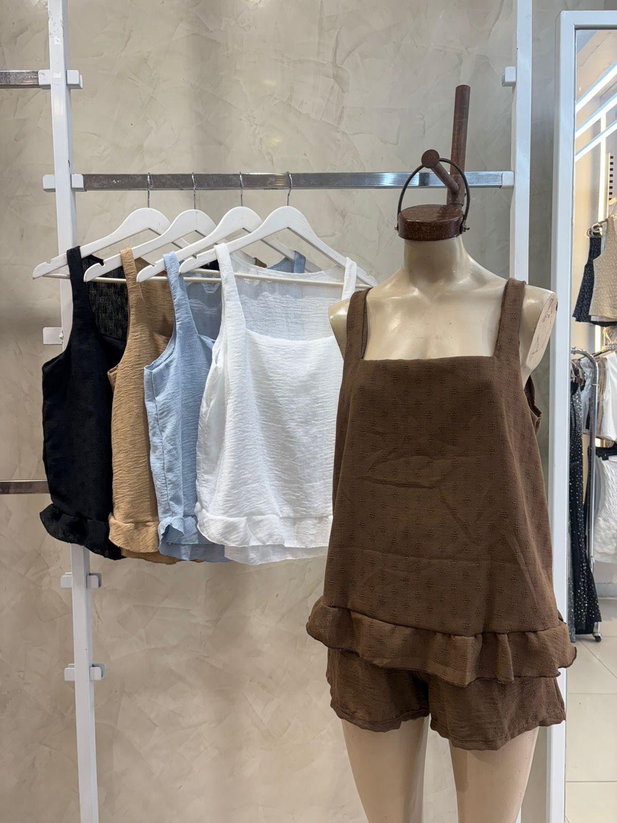 Musculosa Recto c/ volados (Lino)