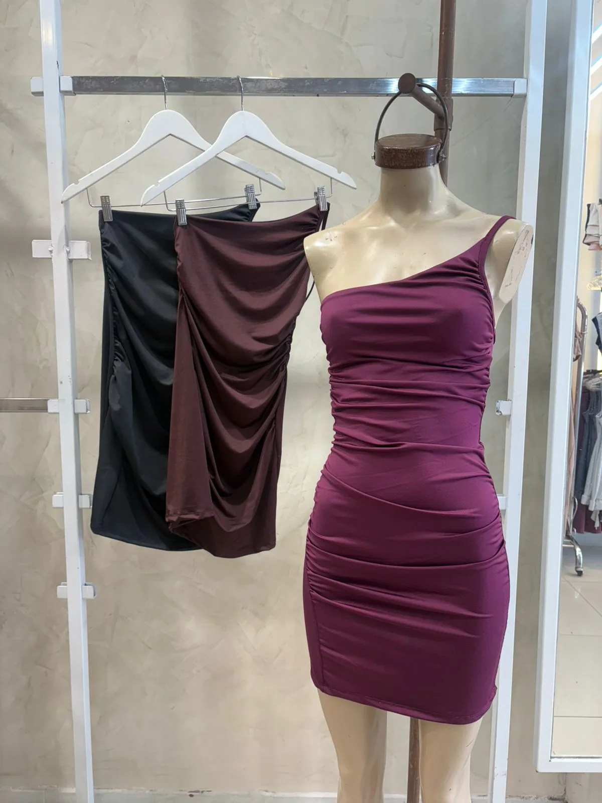 Vestido corto un hombro (Microfibra)