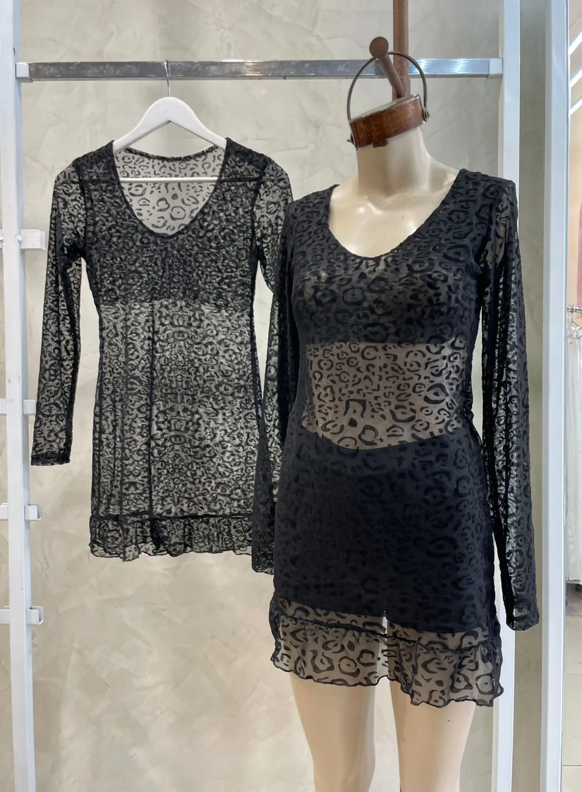 Vestido v volados m/l (tull bordado)