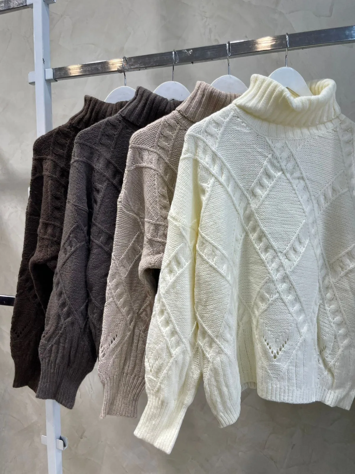 Sweater polera Rombo (Importado)