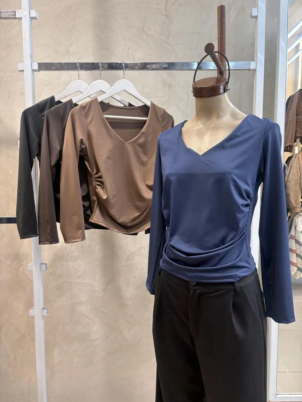 Remera Escote v fruncido (Microfibra)