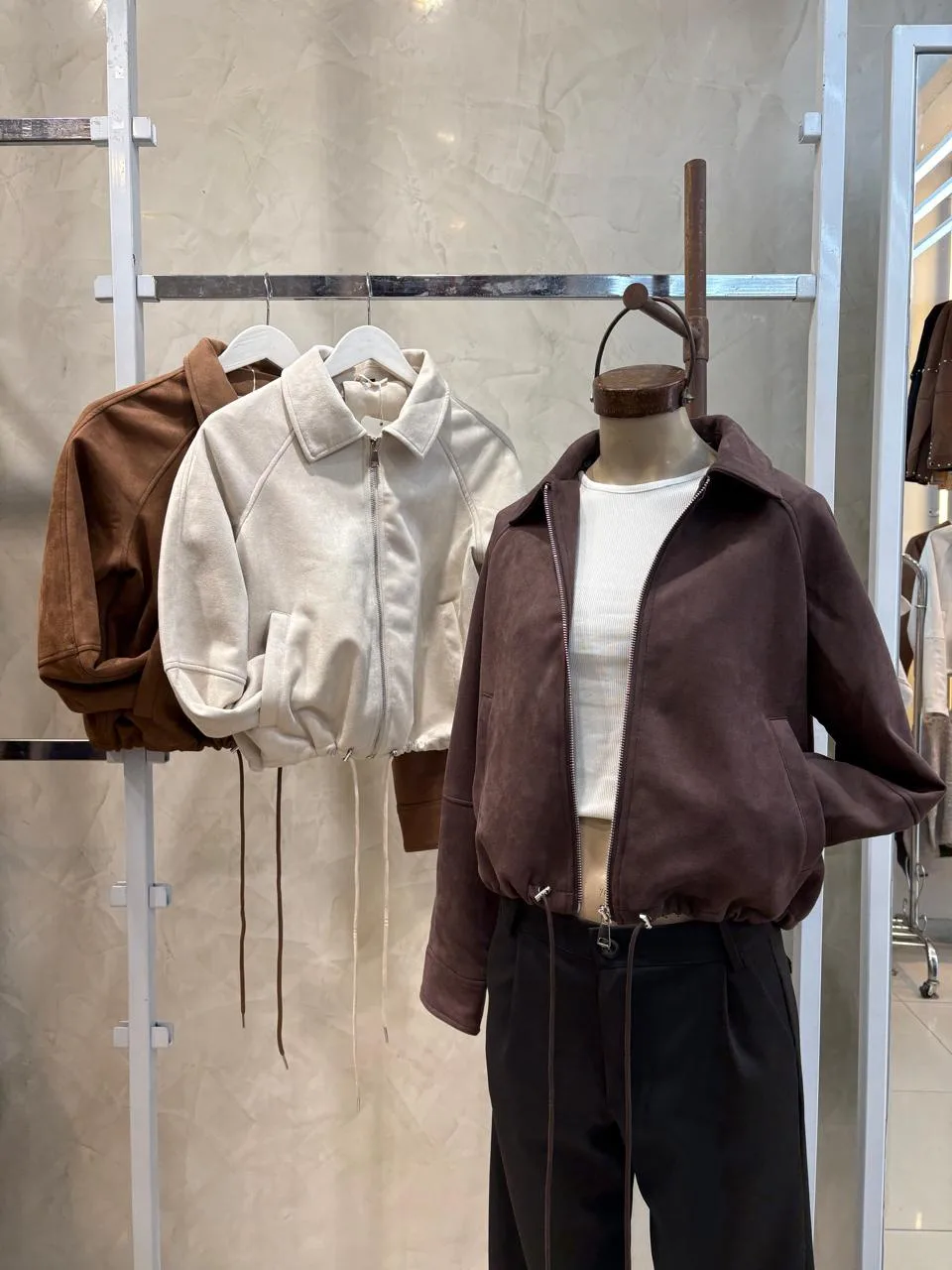 Alternative view of Campera bomber Mia