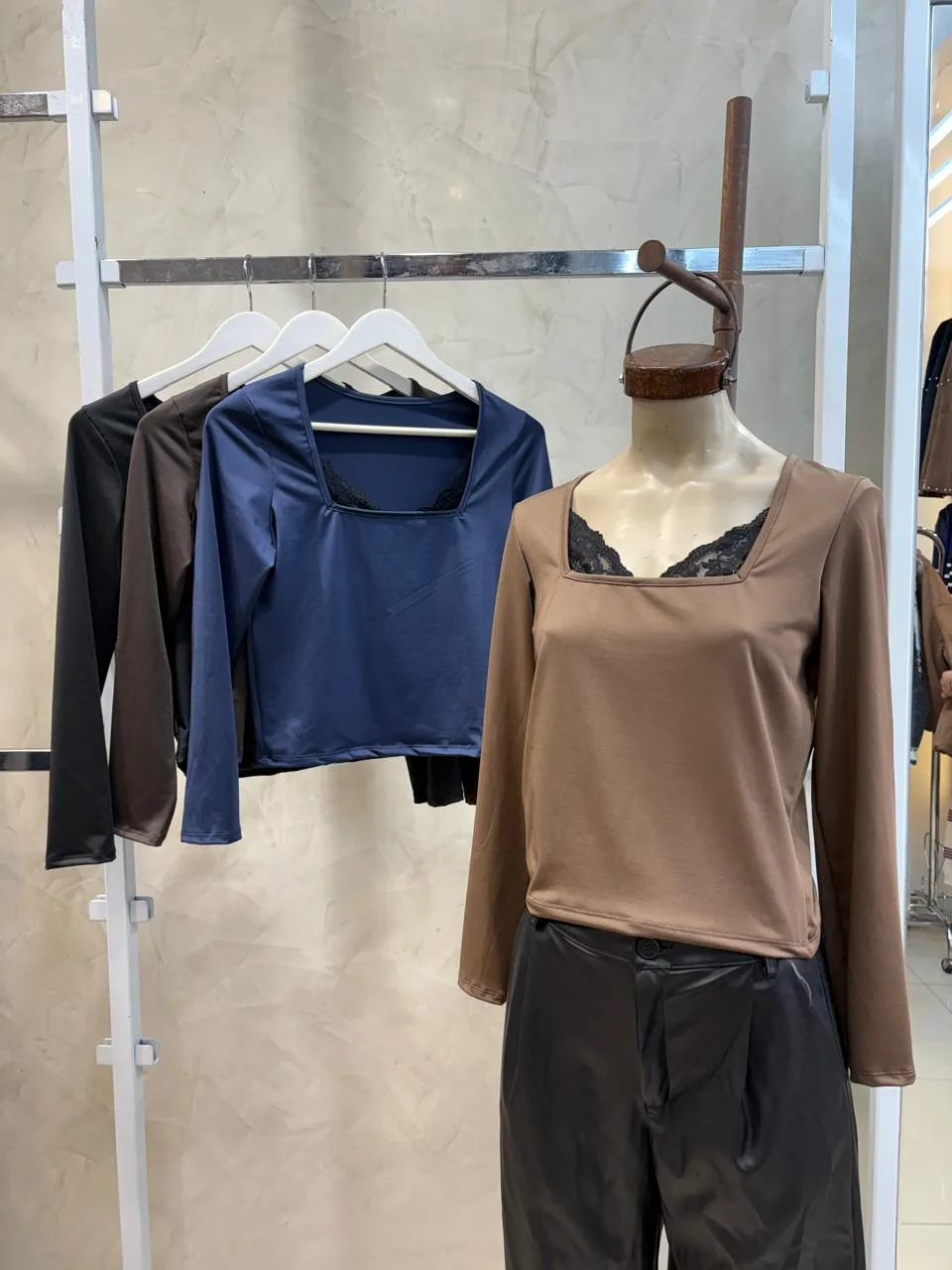 Remera Escote cuadrado c/puntilla (Microfibra)