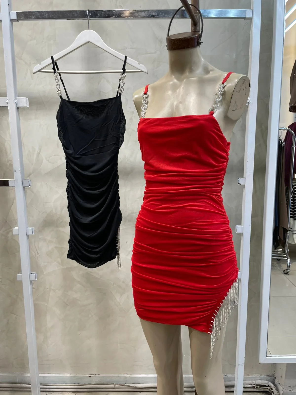 Vestido Fruncido Tiras Strass (Importado)