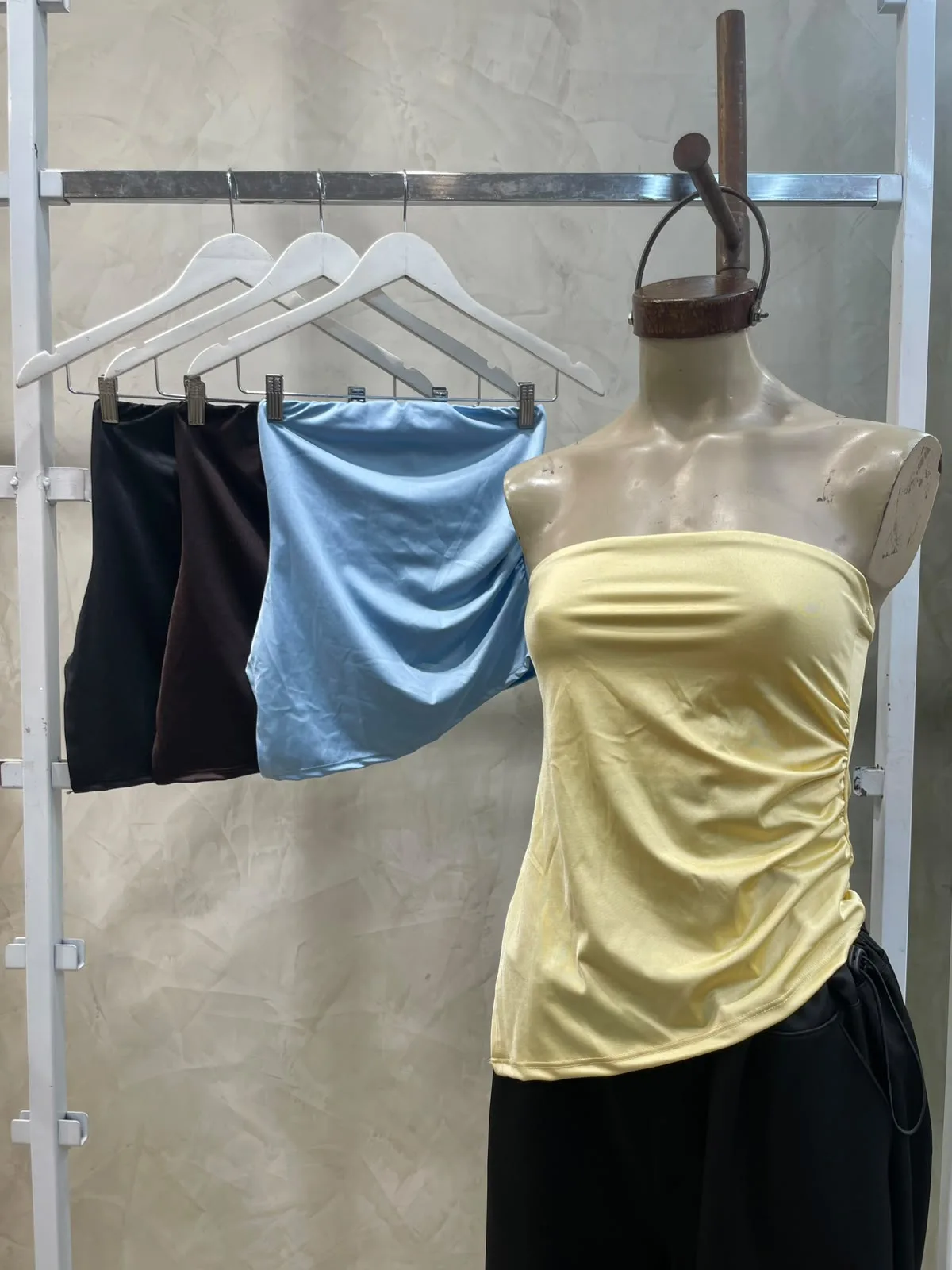 Top Strapless Pico c/ Frunce (tricot)