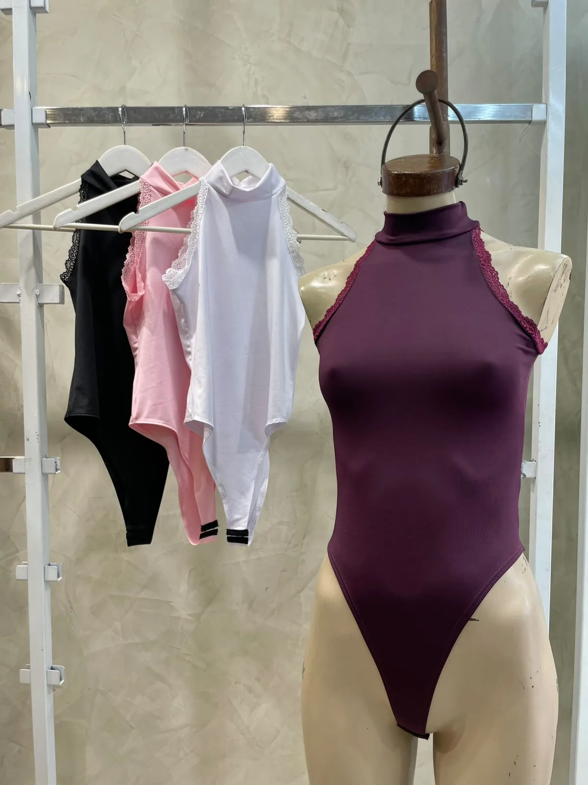 Body c/ puntilla (Microfibra)