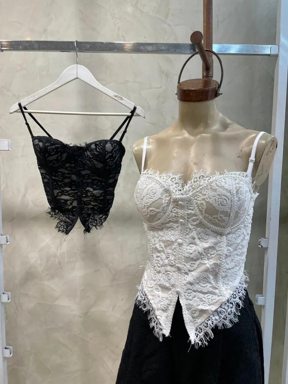 Corset crochet c/ encaje (importado)