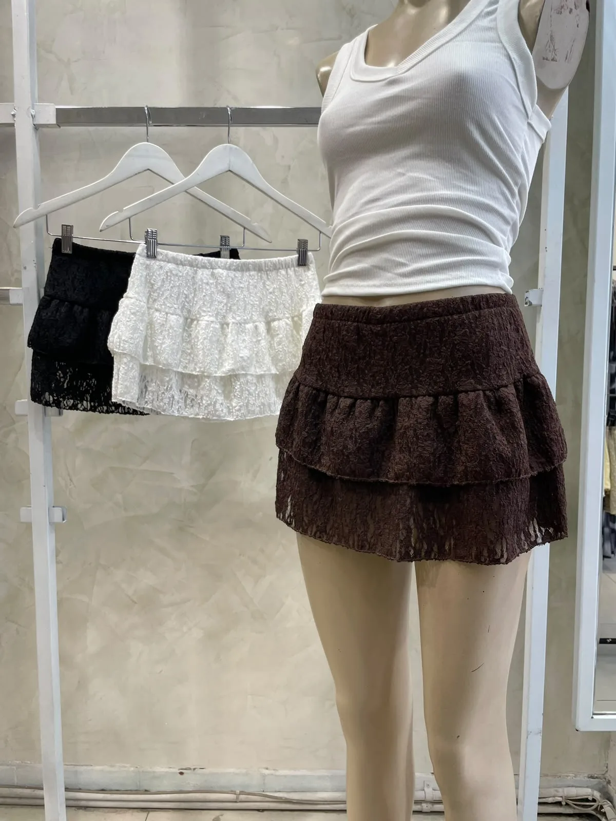 Alternative view of Pollera Short Volados (encaje)