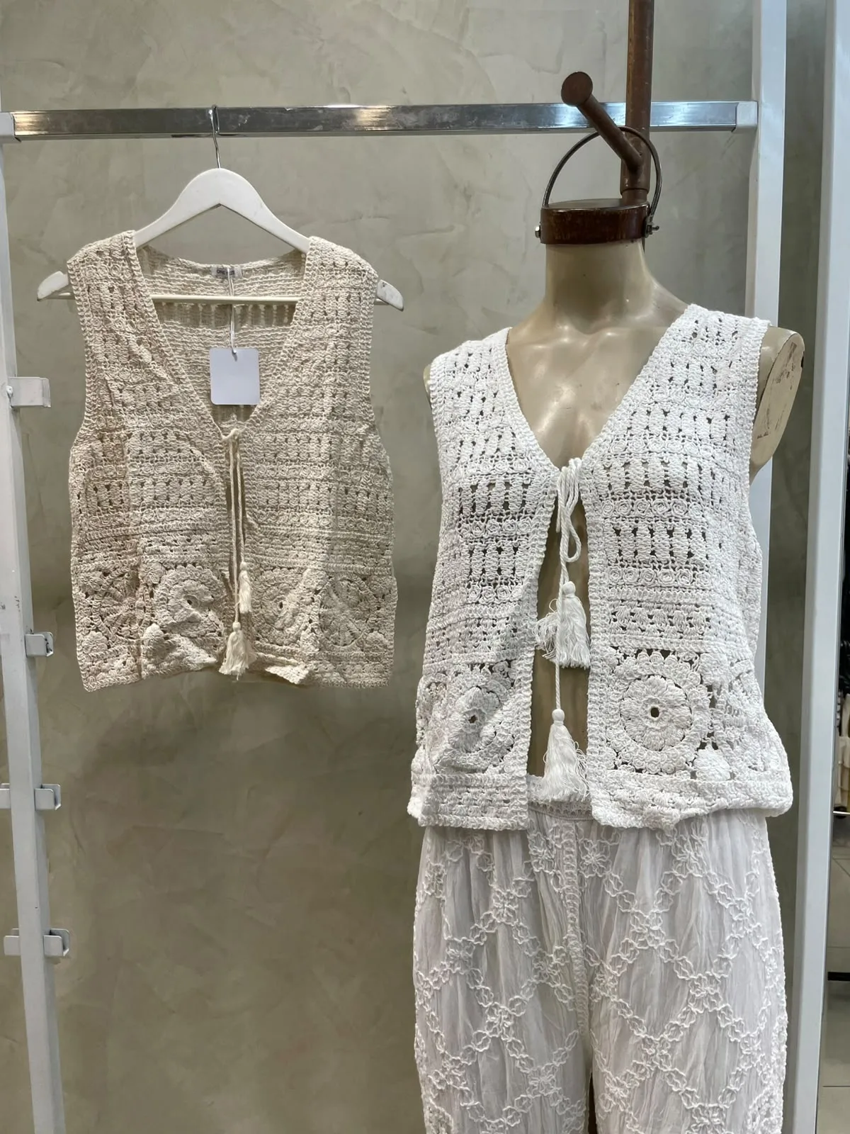 Alternative view of Chaleco Para Atar Crochet (importado)