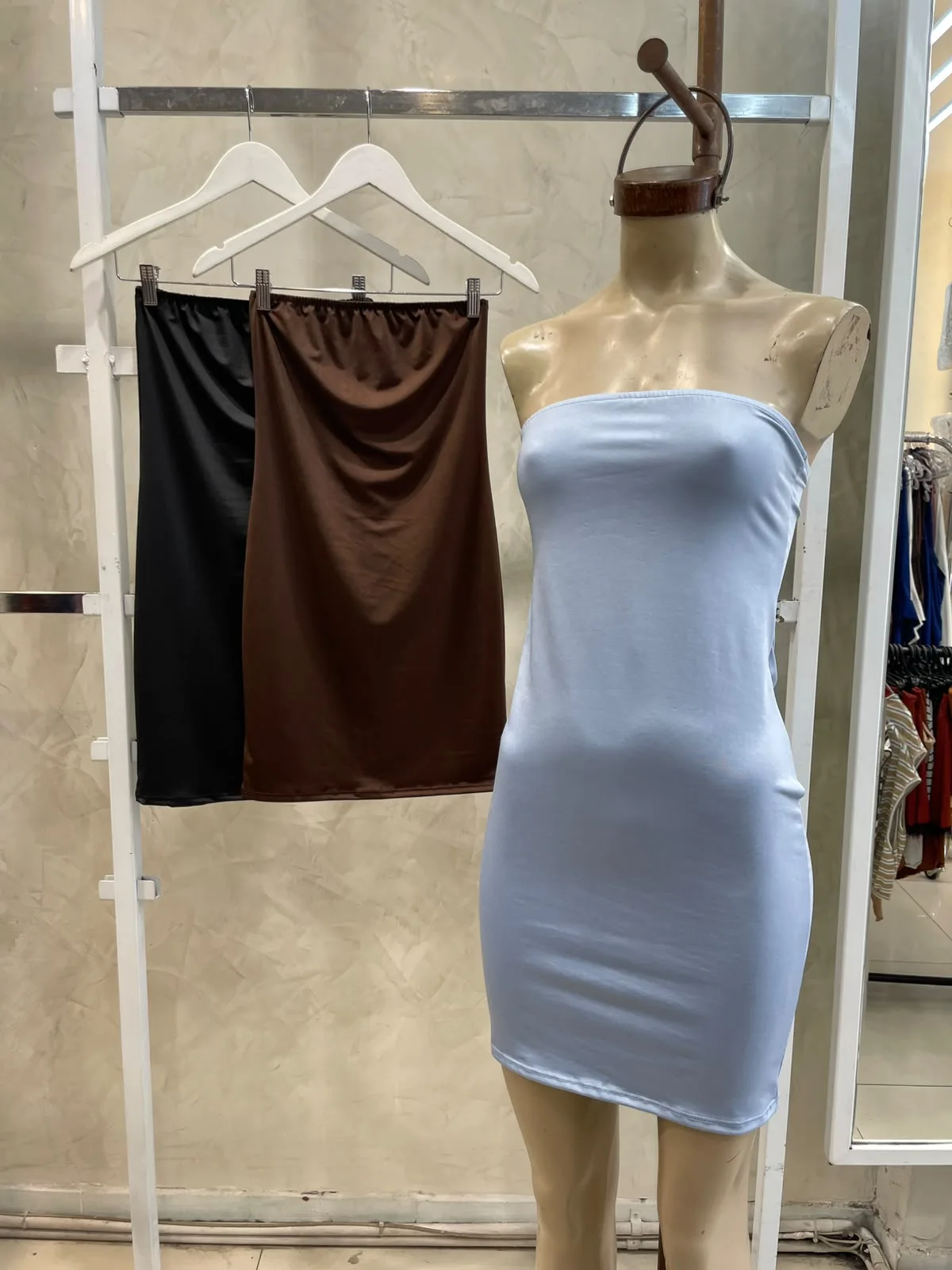 Vestido Corto Strapless (microfibra)