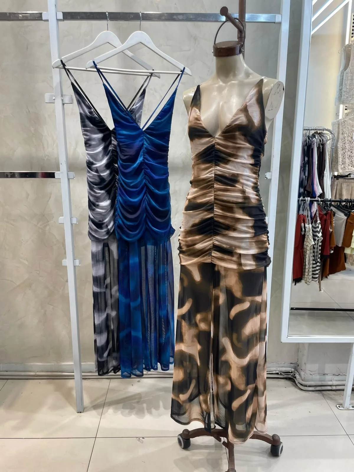 Alternative view of Vestido Cruzado Frunces (tull sublimado)